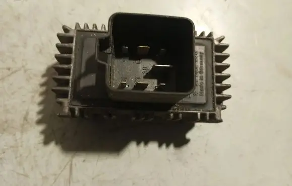 Opel Signum Glow plug pre-heat relay 09132691 51299008