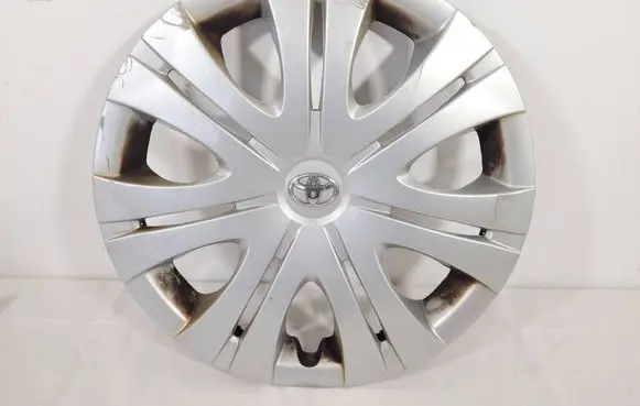 Toyota Corolla E140 E150 R17 wheel hub/cap/trim 4260202250