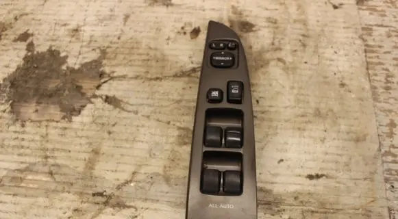 Lexus IS 220D-250-350 Electric window control switch 8404053070