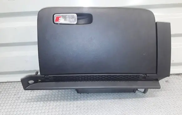 Glove box