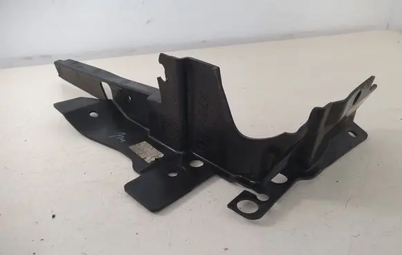 Jaguar F-Pace Intercooler air guide/duct channel HK83001A04AC