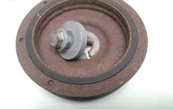 Renault Megane III Crankshaft pulley E111126A