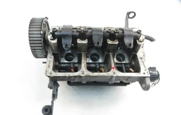 Volkswagen Polo IV 9N3 Engine head 045103373H