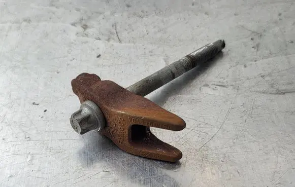 Opel Combo E Fuel Injector clamp holder 9811760780