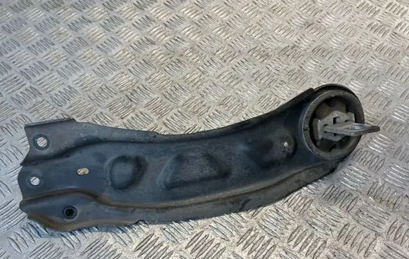 Infiniti Q30 Rear control arm A2463530043