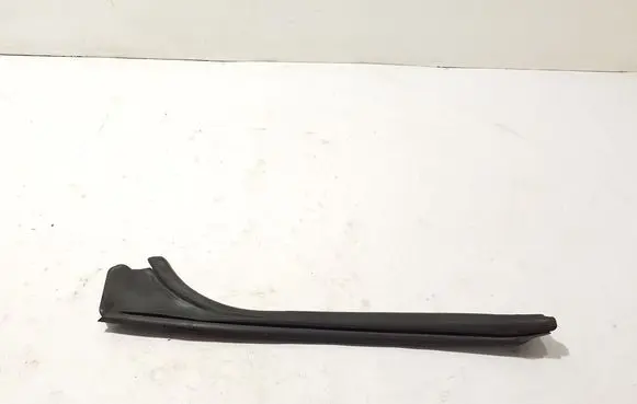 Audi A5 8T 8F Front door rubber seal 8F0831722