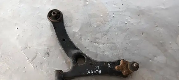 Toyota Corolla Verso AR10 Front lower control arm/wishbone