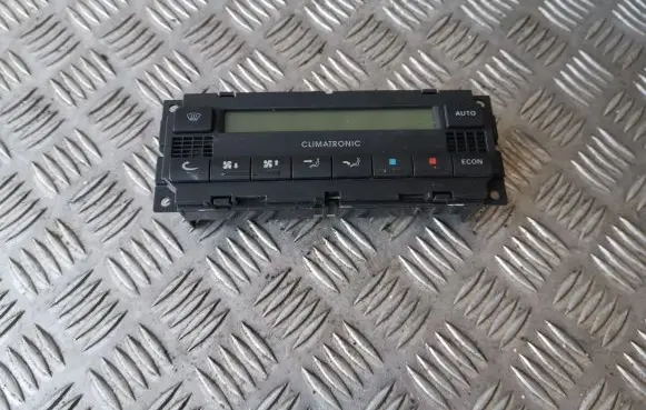 Volkswagen PASSAT B5 Climate control unit