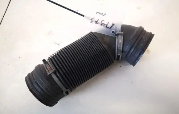 Audi A3 S3 8P Air intake hose/pipe 1k0129684b