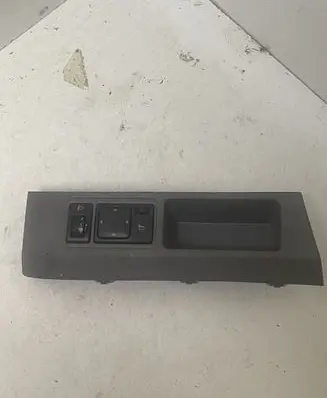 Nissan Micra Electric window control switch 68485AX700