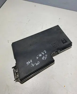 Volvo V50 Fuse box cover 30679510