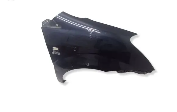 Toyota Corolla Verso AR10 Fender 
