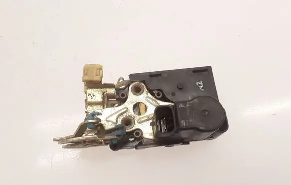 Suzuki Forenza Front door lock 