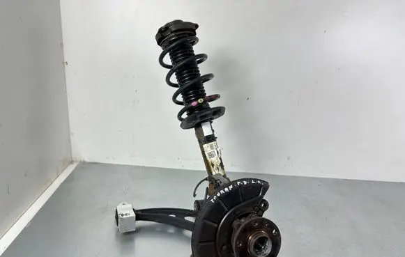 Volkswagen Touran I Front wheel hub 1K0407153G 1T0413031GQ