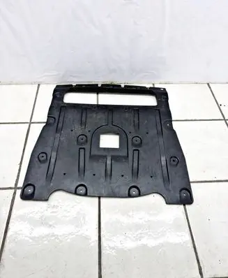 BMW X6 G06 Engine splash shield/under tray 8090928 2024000243