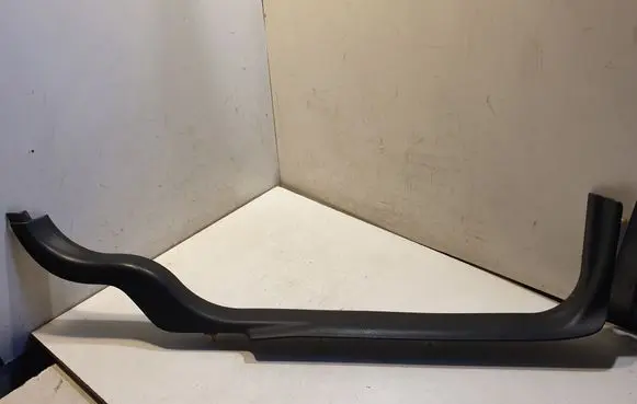 Volvo XC70 Front sill trim cover 1882