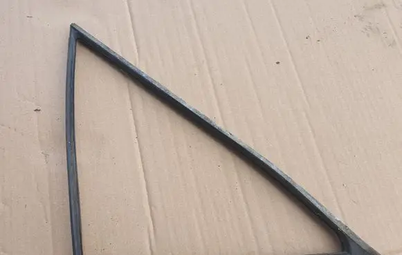 Volkswagen PASSAT Rubber seal front coupe door window 823845118A