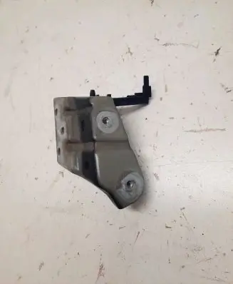 Volkswagen Touareg II Fender mounting bracket 7p6821152A