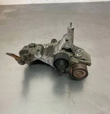 Renault Master III Generator/alternator bracket 117102273R