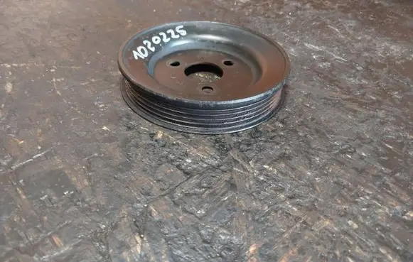 BMW 5 E39 Power steering pump pulley 2246719