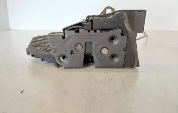 Mazda 3 I Rear door lock TUBP4P 3N6AA26413C