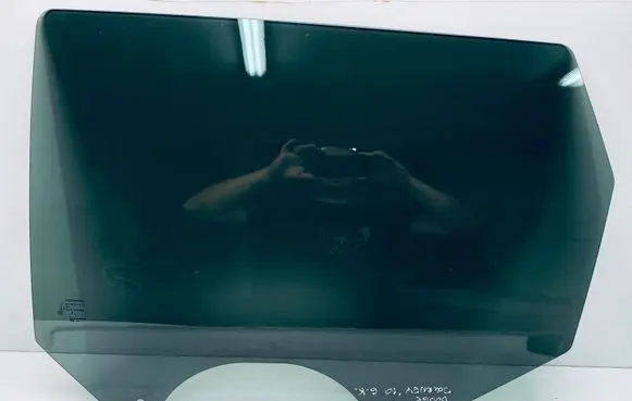 Rear door window glass