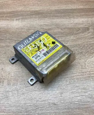 Mitsubishi Outlander Airbag control unit/module MR587731