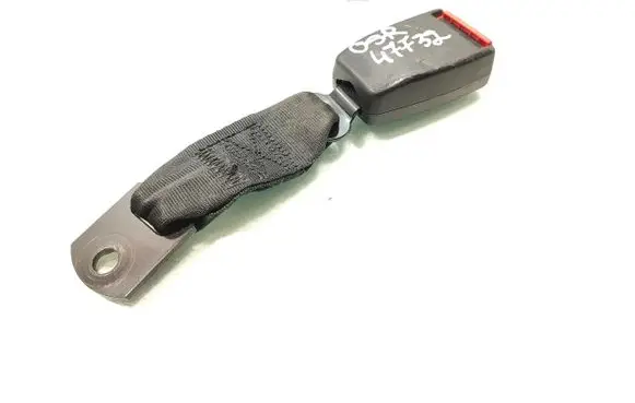Rear seatbelt buckle