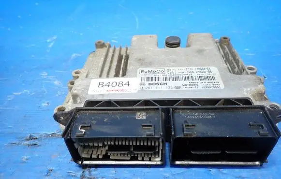 Ford Fiesta Engine control unit/module ECU C1B1-12A650-EK CV6A-12B684-BB