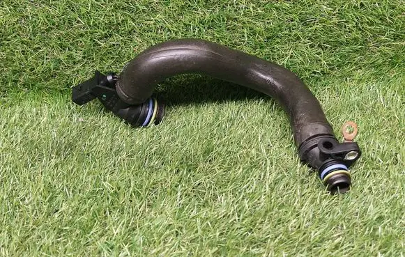 Volkswagen Jetta VI Air intake duct part 04E103202E 04E103176J