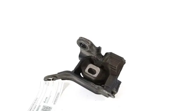 Engine mount bracket