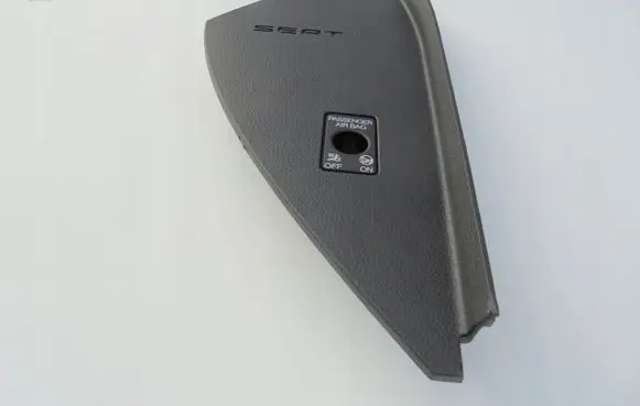 Seat Arona Dashboard side end trim 6F1857086