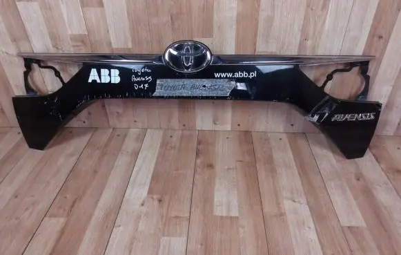 Toyota Avensis T270 Tailgate/boot lid cover trim 7681105140