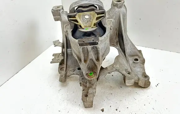 Audi A4 S4 B9 Engine mount bracket 8W0199372CD 8W0399296E
