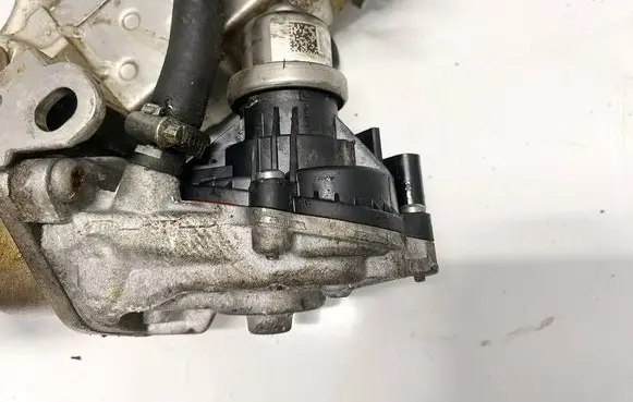 BMW 3 F30 F35 F31 EGR valve 704493170 8513132