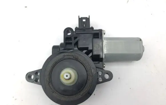 Mazda 6 Rear door window regulator motor CM012040