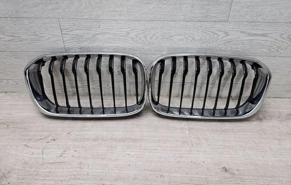 BMW 1 F20 F21 Front grill 7371748 7371747