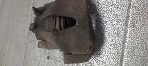 Opel Zafira A Front brake caliper