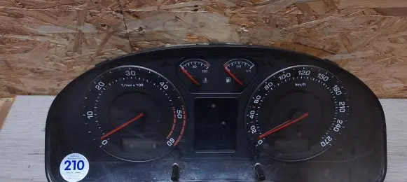Skoda Superb B5 (3U) Speedometer (instrument cluster) 3U0920840A 110080115