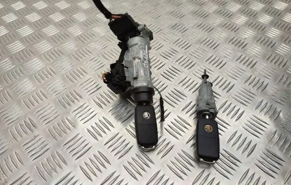 Skoda Rapid (NH) Ignition lock 6RA905865 5JA837167 3T0837202Q
