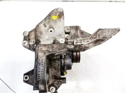 Opel Vectra B Engine mounting bracket 90528680