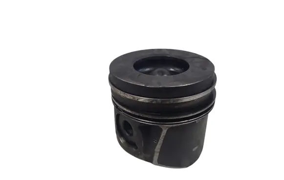 Volvo V50 Piston 