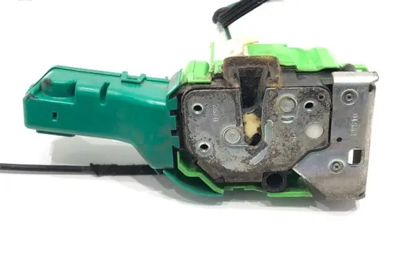 Alfa Romeo Giulietta Front door lock