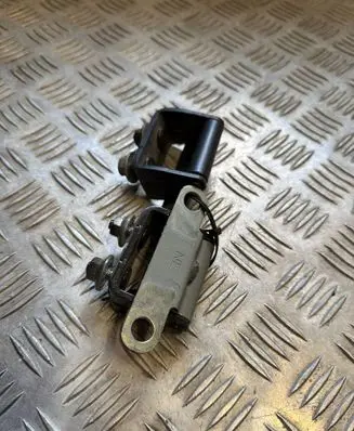 Hyundai Ioniq 5 Loading door upper hinge