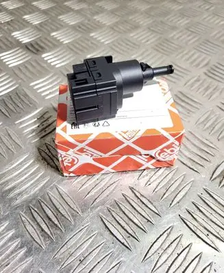 Skoda Octavia Mk2 (1Z) Brake pedal sensor switch 6Q0945511