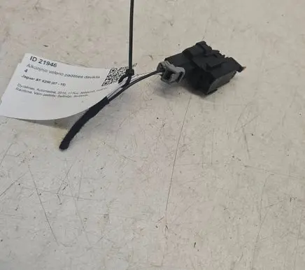 Jaguar XF X250 Crankshaft position sensor 88032000