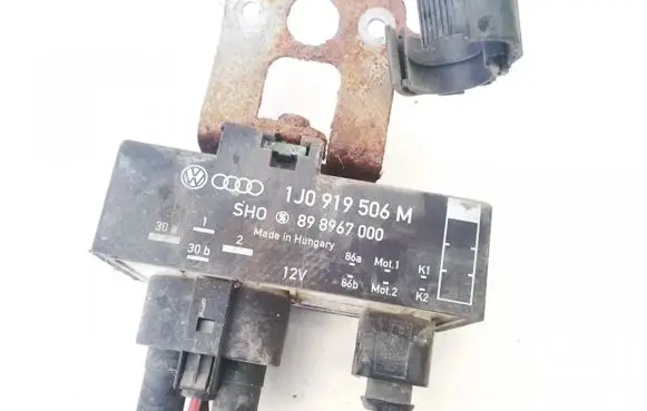 Coolant fan relay