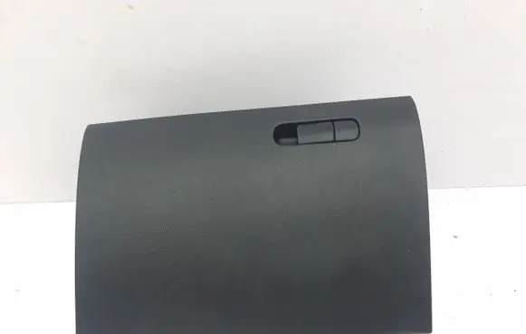 Mazda CX-5 Glove box