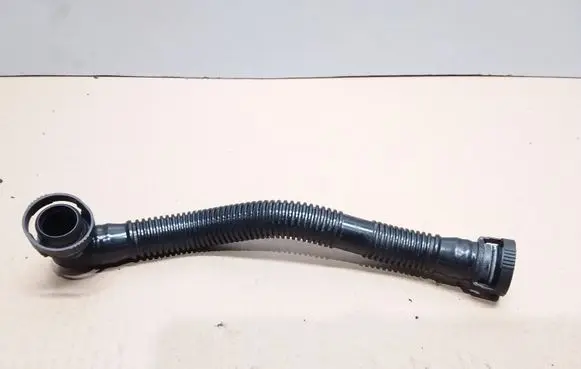 Volkswagen Golf VI Breather hose/pipe 06A131127L