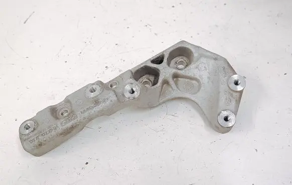 Ford Fusion II A/C compressor mount bracket DS7E10239BA